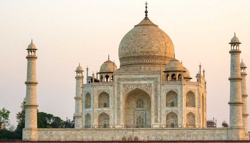 Taj Mahal Luxury Tour From Delhi